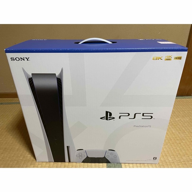 PlayStation(プレイステーション)のプレイステーション5 最新型　CFI-1200A01 本体 エンタメ/ホビーのゲームソフト/ゲーム機本体(家庭用ゲーム機本体)の商品写真