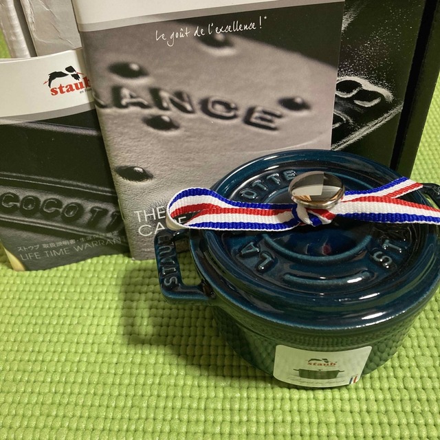 STAUB(ストウブ)の【新品】ストウブ・ココテン10cm ・ラメール インテリア/住まい/日用品のキッチン/食器(鍋/フライパン)の商品写真