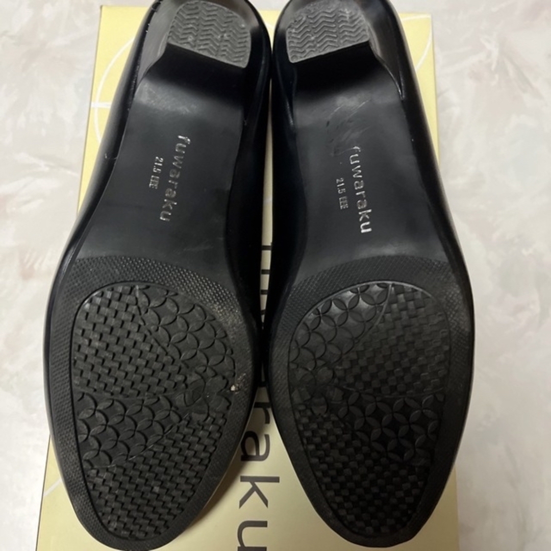 fuwaraku 黒パンプス　21.5センチ レディースの靴/シューズ(ハイヒール/パンプス)の商品写真