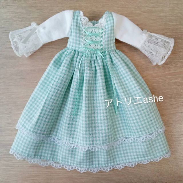 ハンドメイド「編み上げ風の２段ワンピース ミント」ネオブライス・リカちゃんの服