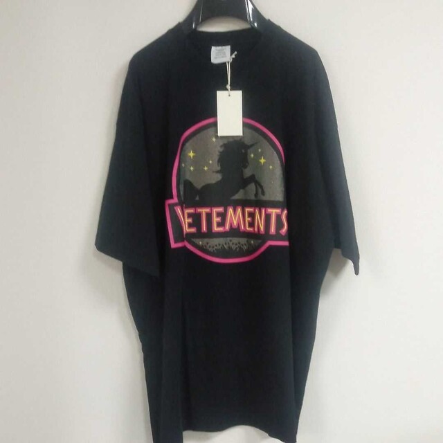 VETEMENTS ヴェトモン ユニコーン Tシャツ M コムドットヤマト着 商品