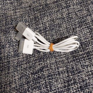 アップル(Apple)の【美品】Apple 純正 30pin ケーブル(バッテリー/充電器)