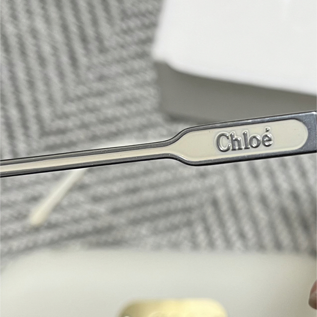 Chloe(クロエ)のChloe クロエ　サングラス　ホワイト　フレーム レディースのファッション小物(サングラス/メガネ)の商品写真