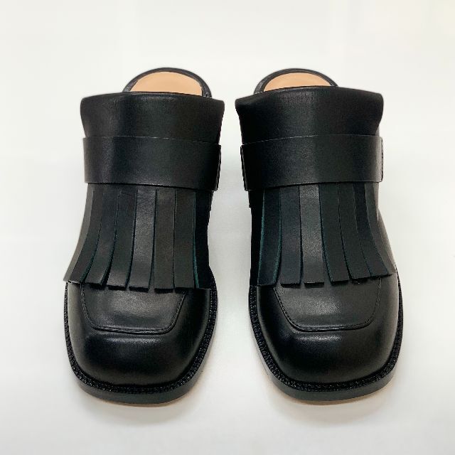 Bottega Veneta(ボッテガヴェネタ)の5540 ボッテガヴェネタ レザー フリンジ サンダル ブラック レディースの靴/シューズ(サンダル)の商品写真