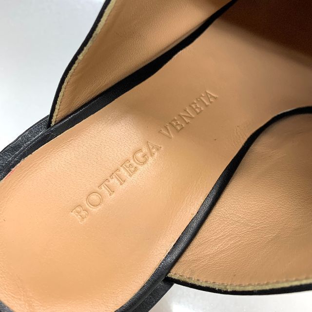 Bottega Veneta(ボッテガヴェネタ)の5540 ボッテガヴェネタ レザー フリンジ サンダル ブラック レディースの靴/シューズ(サンダル)の商品写真