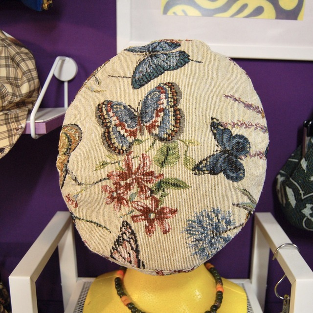 蝶々ゴブラン織　ベレー帽 レディースの帽子(ハンチング/ベレー帽)の商品写真