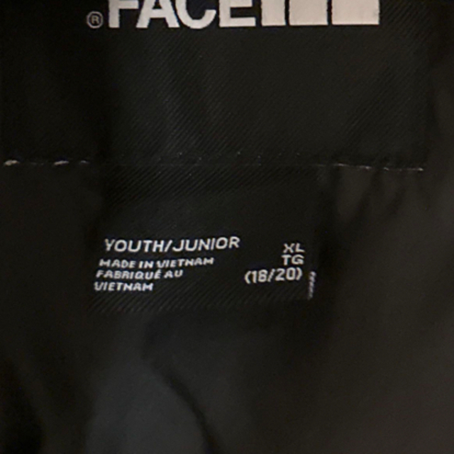 THE NORTH FACE(ザノースフェイス)の海外限定 The North Face ヌプシ YOUTH JUNIOR XL キッズ/ベビー/マタニティのキッズ服男の子用(90cm~)(ジャケット/上着)の商品写真