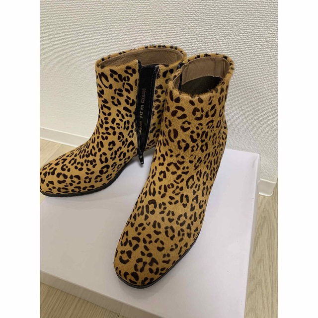 【新品】あしながおじさん ヒョウ柄ブーツ