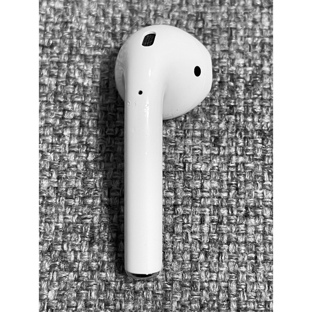 Apple(アップル)のApple AirPods 2世代　片耳 R 片方 右耳 410 スマホ/家電/カメラのオーディオ機器(ヘッドフォン/イヤフォン)の商品写真