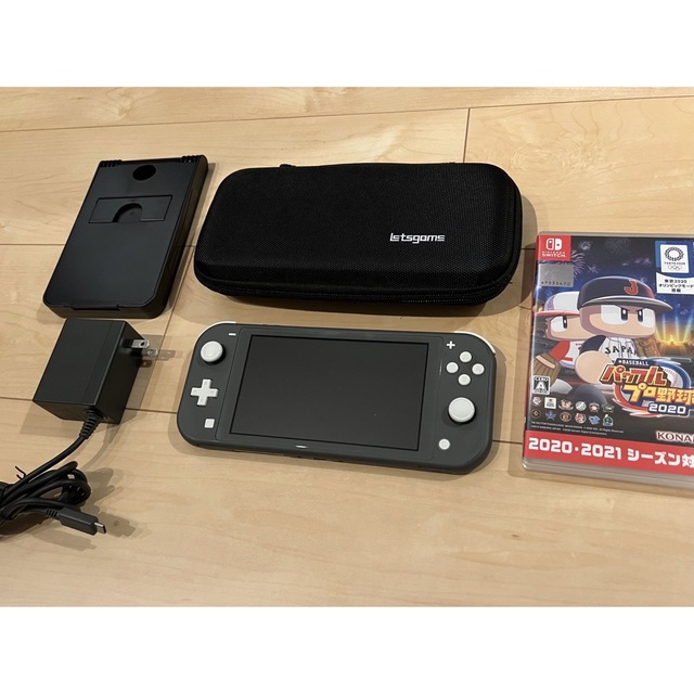 Nintendo Switch(ニンテンドースイッチ)の任天堂Switchライト　グレー エンタメ/ホビーのゲームソフト/ゲーム機本体(携帯用ゲーム機本体)の商品写真