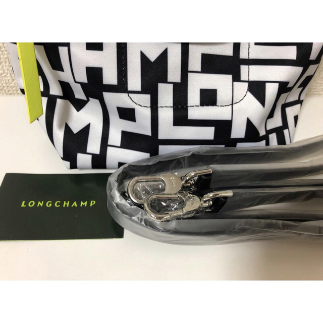 LONGCHAMP(ロンシャン)の【新品】LONGCHAMP プリアージュネオ 最新　XS  LGP限定 ホワイト レディースのバッグ(ショルダーバッグ)の商品写真