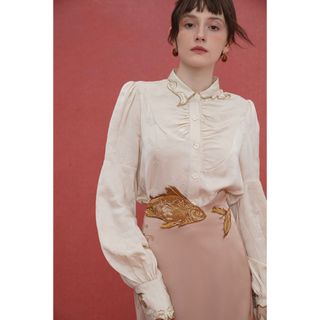 アメリヴィンテージ(Ameri VINTAGE)の咖沫 2022AW 新中華式 Goldfish Side Slit Skirt(ロングスカート)