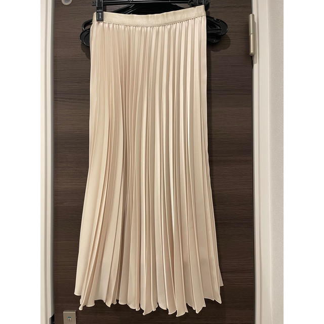 ANAYI(アナイ)のアナイ　ANAYI プリーツスカート　アイボリー36 レディースのスカート(ロングスカート)の商品写真