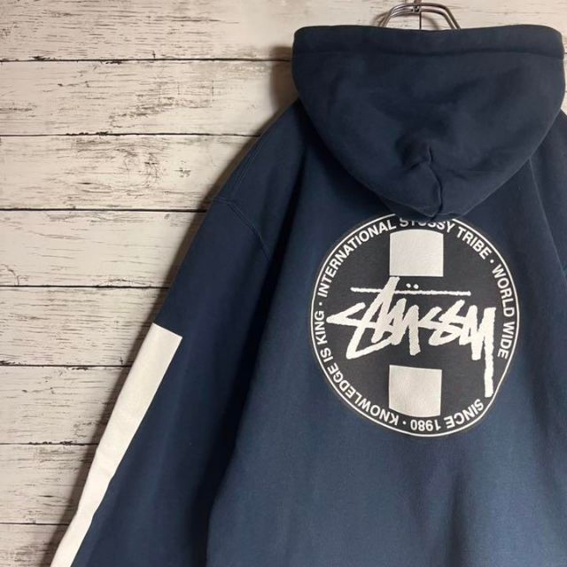 【即完売モデル】Stussy バックプリント 両面ロゴ 大人気入手困難 パーカー