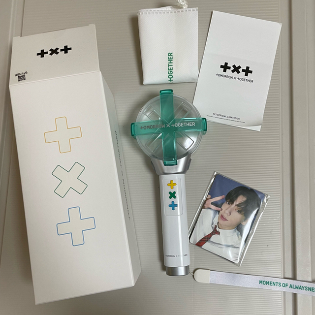 TOMORROW X TOGETHER(トゥモローバイトゥギャザー)のTXT ペンライト エンタメ/ホビーのCD(K-POP/アジア)の商品写真