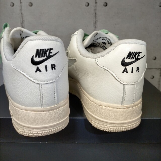 NIKE(ナイキ)のNIKE ナイキ air force 1  07 エアフォース 1 26.5 メンズの靴/シューズ(スニーカー)の商品写真