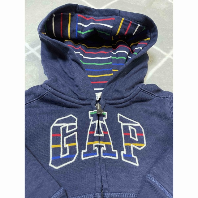 babyGAP(ベビーギャップ)のbaby GAP パーカー　80 紺 キッズ/ベビー/マタニティのベビー服(~85cm)(トレーナー)の商品写真