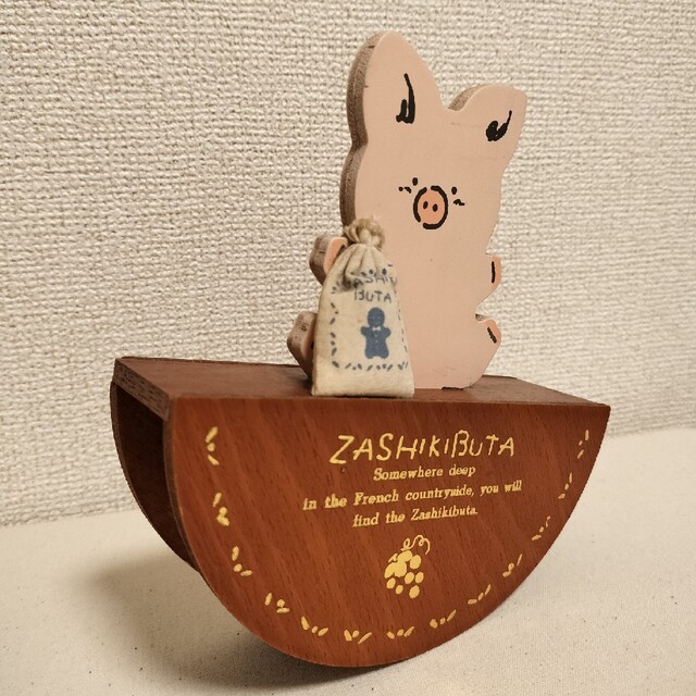 サンリオ(サンリオ)のサンリオ ザシキブタ 木製オルゴール エンタメ/ホビーのおもちゃ/ぬいぐるみ(キャラクターグッズ)の商品写真