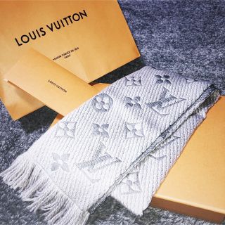 ルイヴィトン(LOUIS VUITTON)のルイヴィトン VUITTON エシャルプロゴマニア カシミヤマフラー グレー(マフラー/ショール)