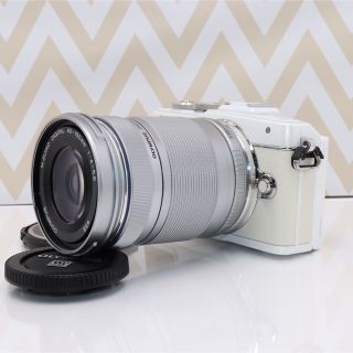 オリンパス(OLYMPUS)の⭐️シャッター回数832⭐️Wi-Fi転送OK⭐️OLYMPUS E-PL7⭐️(ミラーレス一眼)