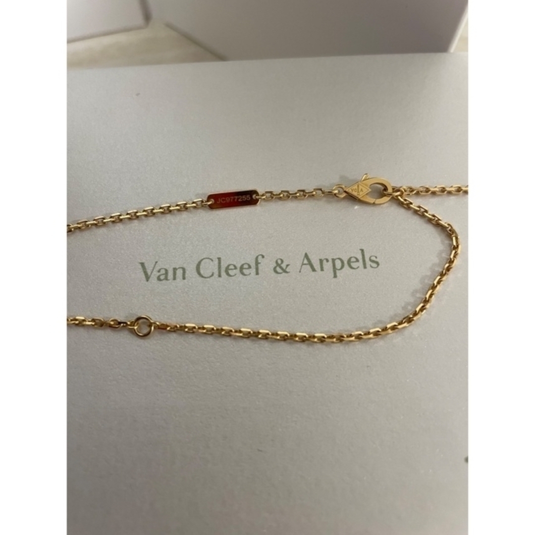 Van Cleef & Arpels(ヴァンクリーフアンドアーペル)のmii_365@様専用★ヴァンクリーフ　マジックアルハンブラ　ギョシェ　美品 レディースのアクセサリー(ネックレス)の商品写真