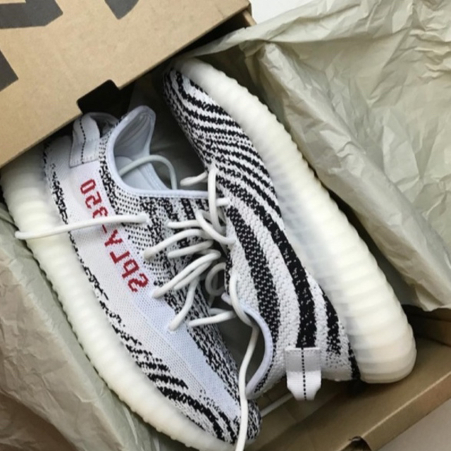 スニーカーadidas yeezy boost 350 v2 ZEBRA