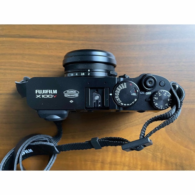 富士フイルム(フジフイルム)のFUJIFILM X100V ブラック スマホ/家電/カメラのカメラ(コンパクトデジタルカメラ)の商品写真