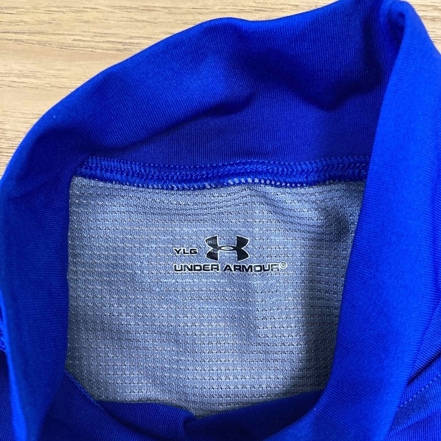 UNDER ARMOUR(アンダーアーマー)のアンダーアーマー⭐︎長袖アンダーシャツ　YLG(サイズ140〜150) スポーツ/アウトドアのサッカー/フットサル(ウェア)の商品写真