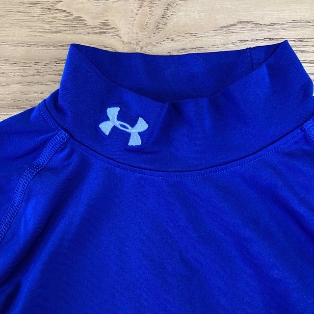 UNDER ARMOUR(アンダーアーマー)のアンダーアーマー⭐︎長袖アンダーシャツ　YLG(サイズ140〜150) スポーツ/アウトドアのサッカー/フットサル(ウェア)の商品写真