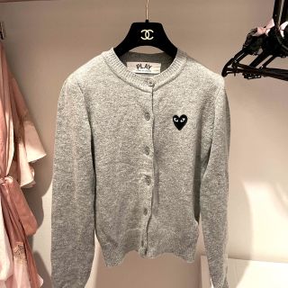 ヴィヴィアンウエストウッド(Vivienne Westwood)のCOMMEdesGARCONS レディース ホワイトハート カーディガン(カーディガン)