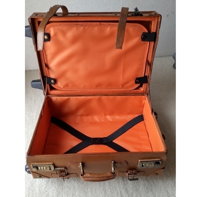 キャリーバッグ  豚革 レディースのバッグ(スーツケース/キャリーバッグ)の商品写真