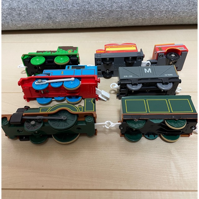 Takara Tomy(タカラトミー)のプラレール　トーマス 機関庫　レール車両セット エンタメ/ホビーのおもちゃ/ぬいぐるみ(鉄道模型)の商品写真