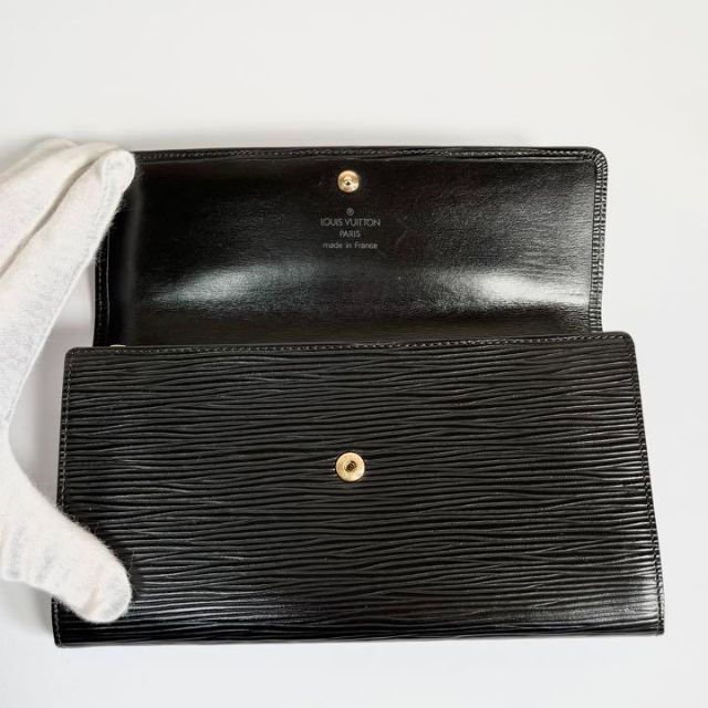 LOUIS VUITTON - 美品✨希少✨ルイヴィトン 長財布 エピ レザー LOUIS VUITTON - 美品✨希少✨ルイヴィトン 長財布 エピ レザー