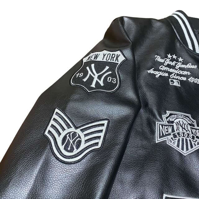 【希少】MLB ニューヨーク・ヤンキース スタジャン 刺繍 ワッペン ブラック