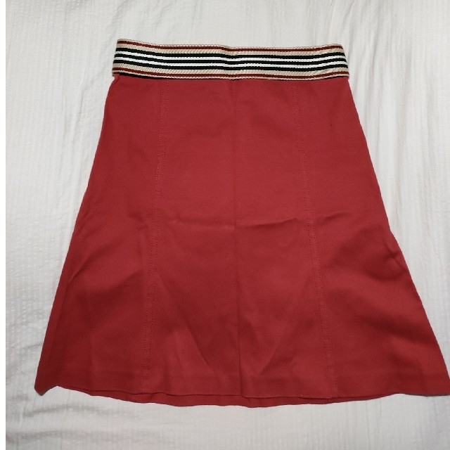 BURBERRY BLUE LABEL(バーバリーブルーレーベル)のバーバリー　ブルーレーベル　スカート　レッド　赤　ベルト　付き　コットン レディースのスカート(ひざ丈スカート)の商品写真