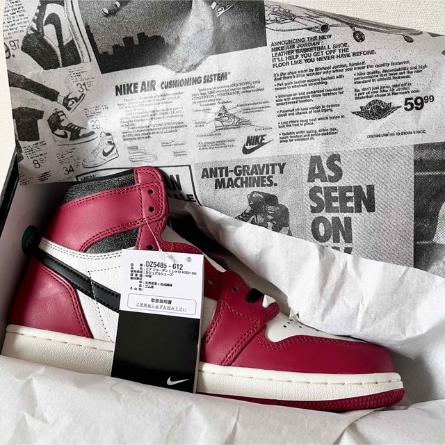 NIKE(ナイキ)のNIKE AIR JORDAN 1 RETRO HIGH OG CHICAGO メンズの靴/シューズ(スニーカー)の商品写真