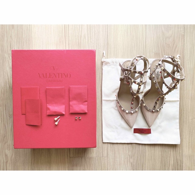 VALENTINO - 新品 Valentino ヴァレンティノ ロックスタッズ VALENTINO - 新品 Valentino ヴァレンティノ ロックスタッズ