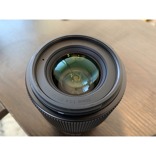 SIGMA(シグマ)のSIGMA 30mm F1.4 DC DN SONY APS-C用 スマホ/家電/カメラのカメラ(レンズ(単焦点))の商品写真