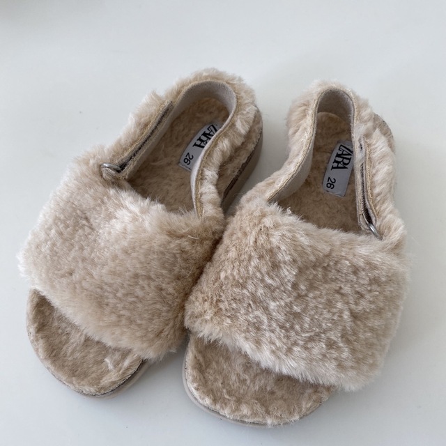 ZARA KIDS(ザラキッズ)のZARA KIDS ザラ キッズ ボアサンダル 26/16.6cm キッズ/ベビー/マタニティのキッズ靴/シューズ(15cm~)(スニーカー)の商品写真