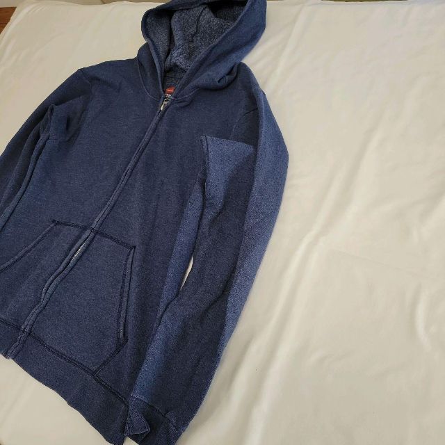 Hanes(ヘインズ)の【ヘインズ】キッズパーカー　2XL 140相当　輸入古着 キッズ/ベビー/マタニティのキッズ服男の子用(90cm~)(ジャケット/上着)の商品写真