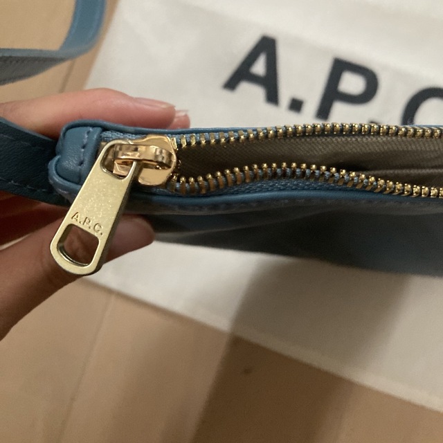 A.P.C(アーペーセー)のAPCレザーショルダーバッグ　 レディースのバッグ(ショルダーバッグ)の商品写真