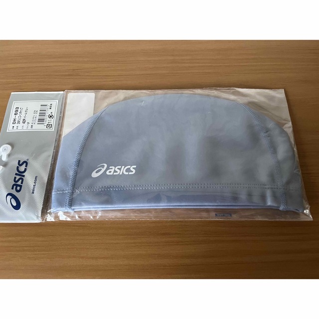 asics(アシックス)のasics   スイムキャップ　2WAYシリコーンキャップ　新品　未使用品 スポーツ/アウトドアのスポーツ/アウトドア その他(マリン/スイミング)の商品写真