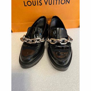 ルイヴィトン(LOUIS VUITTON)の美品 ヴィトン サムライ ライン エナメル チェーン ローファー 36 23cm(ローファー/革靴)