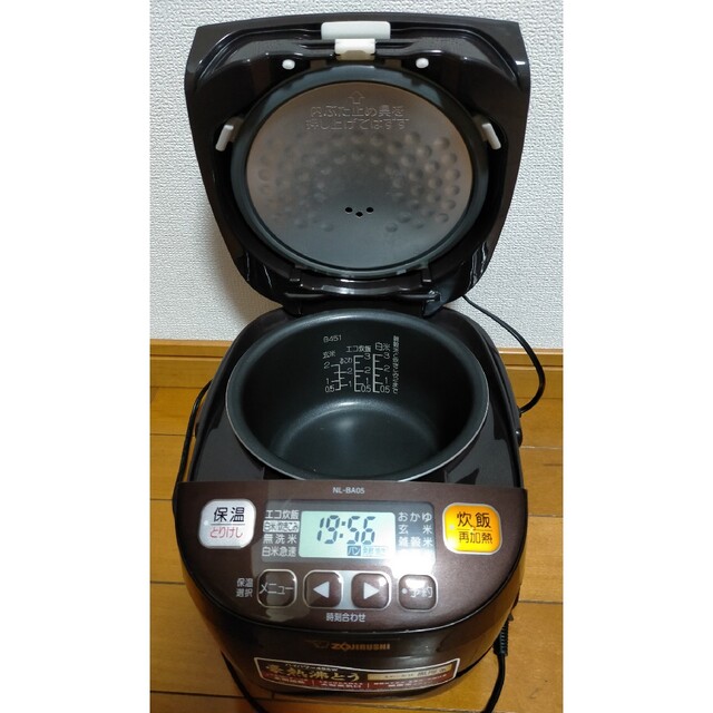 ZOJIRUSHI 象印 炊飯器 NL-BA05 3合 豪熱沸とう スマホ/家電/カメラの調理家電(炊飯器)の商品写真