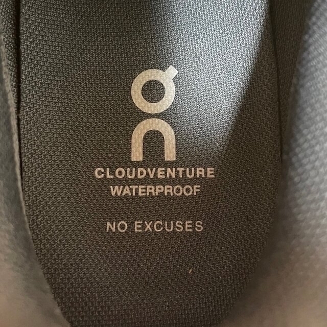 on  Cloudventure Waterproof. JP26.5   スポーツ/アウトドアのランニング(シューズ)の商品写真