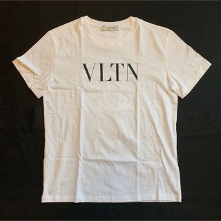 ヴァレンティノ(VALENTINO)のヴァレンティノ　VLTNロゴ　Tシャツ　ユニセックス　白×黒ロゴ(Tシャツ/カットソー(半袖/袖なし))