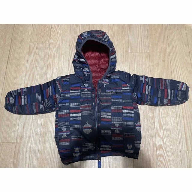 patagonia(パタゴニア)のpatagoniaキッズダウン キッズ/ベビー/マタニティのキッズ服男の子用(90cm~)(ジャケット/上着)の商品写真