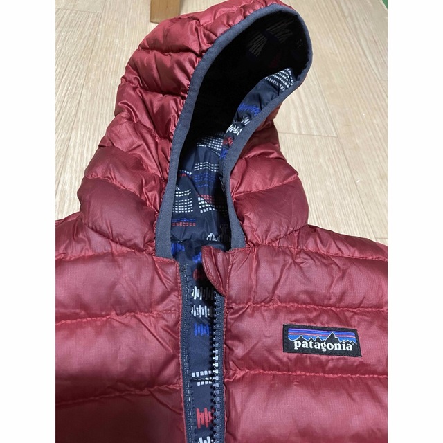 patagonia(パタゴニア)のpatagoniaキッズダウン キッズ/ベビー/マタニティのキッズ服男の子用(90cm~)(ジャケット/上着)の商品写真