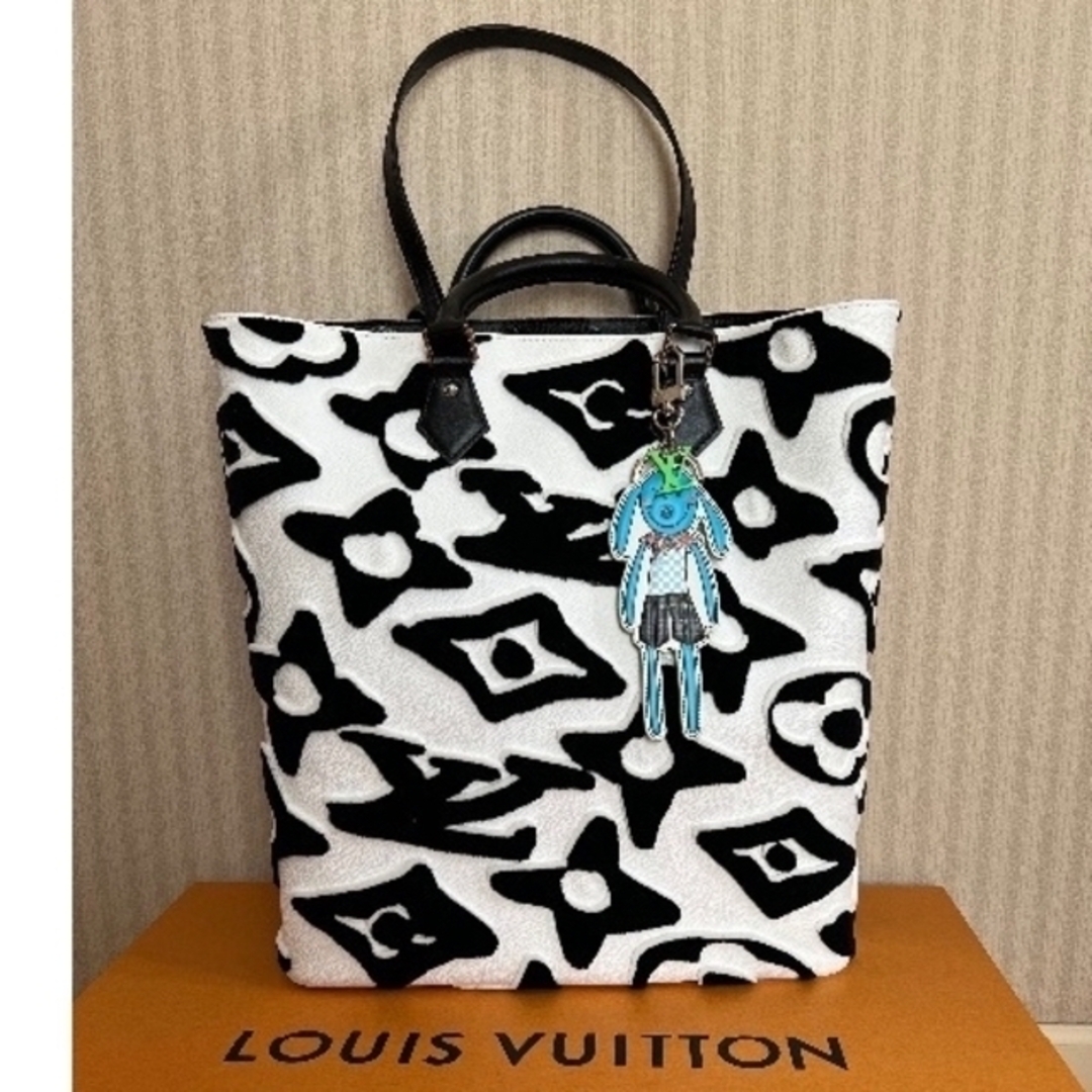 LOUIS VUITTON - ルイヴィトン チャームポルトクレ・LVラビット LOUIS VUITTON - ルイヴィトン チャームポルトクレ・LVラビット
