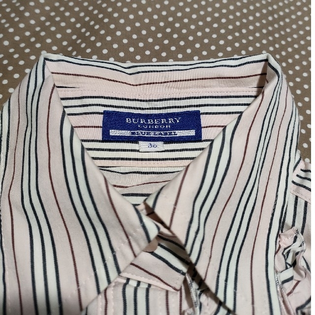 BURBERRY BLUE LABEL(バーバリーブルーレーベル)のバーバリー　ブルーレーベル　長袖　シャツ　ブラウス　ピンク　ストライプ レディースのトップス(シャツ/ブラウス(長袖/七分))の商品写真